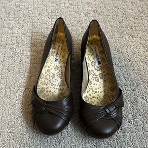 American Eagle low wedges